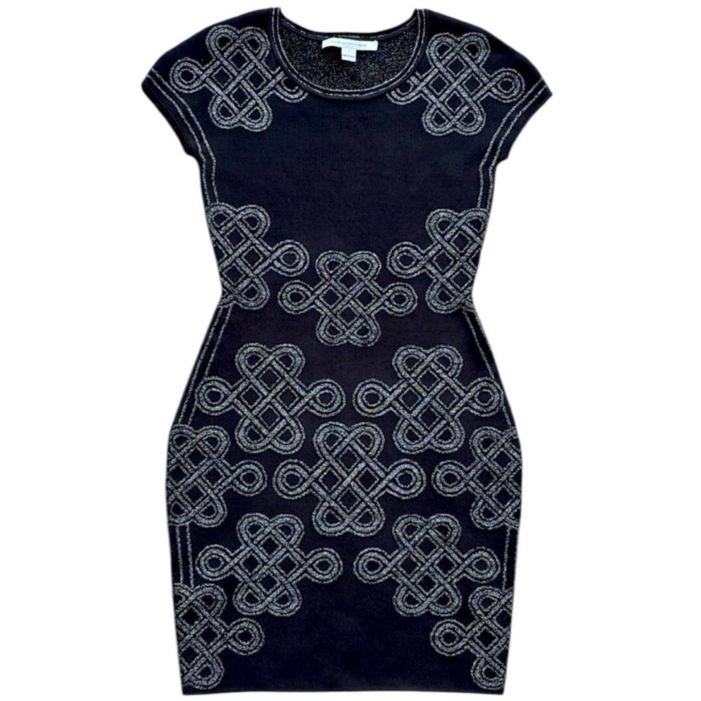 Like New Diane Von Furstenberg Knit Body
Con Dress Black Silver Knot Small